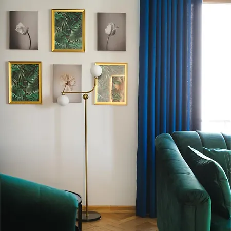 Close- Golden Saska Kepa - Fully Renovated 2025 Villa