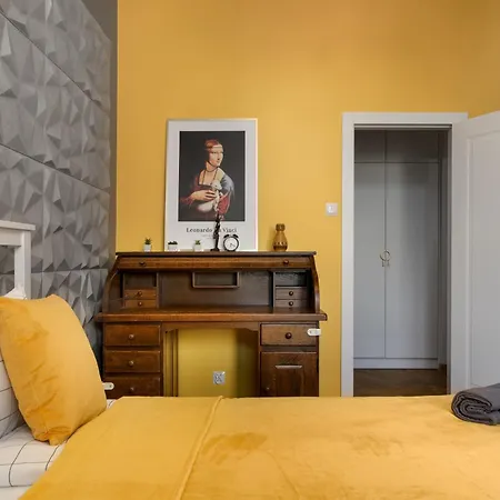 Close- Golden Saska Kepa - Fully Renovated 2025 Villa *