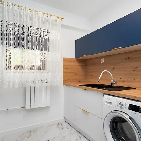 Close- Golden Saska Kepa - Fully Renovated 2025 *