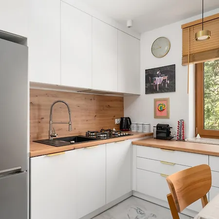 Close- Golden Saska Kepa - Fully Renovated 2025 Villa *