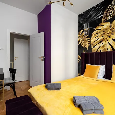 Close- Golden Saska Kepa - Fully Renovated 2025 *