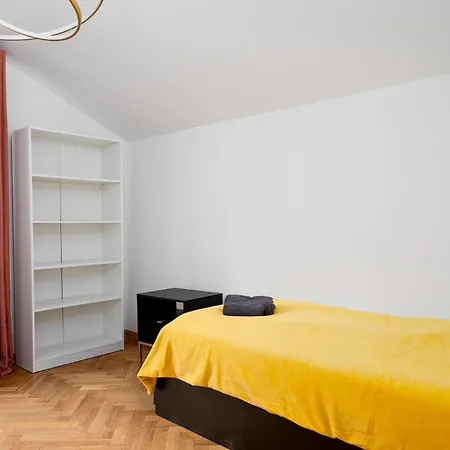 Close- Golden Saska Kepa - Fully Renovated 2025 Warschau