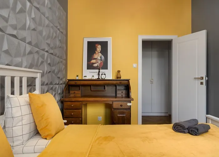 Close- Golden Saska Kepa - Fully Renovated 2025 Vila *