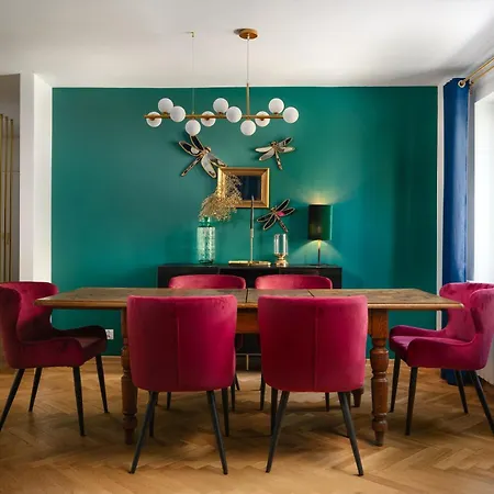 Close- Golden Saska Kepa - Fully Renovated 2025 Villa *