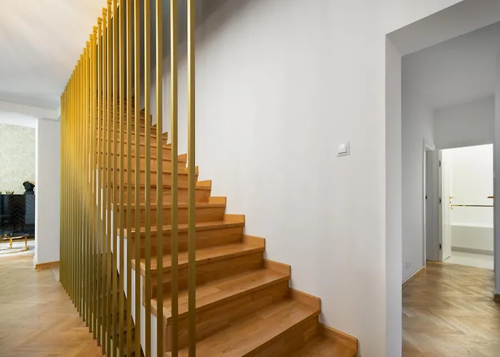 Close- Golden Saska Kepa - Fully Renovated 2025 וילה