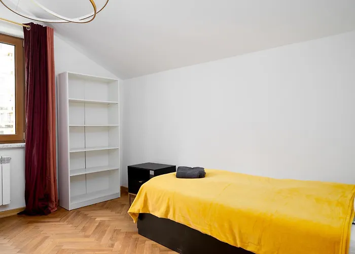 Close- Golden Saska Kepa - Fully Renovated 2025 ורשה